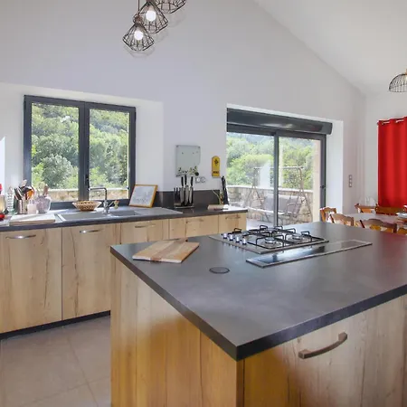 3 Bedroom Cozy In Dom wakacyjny *