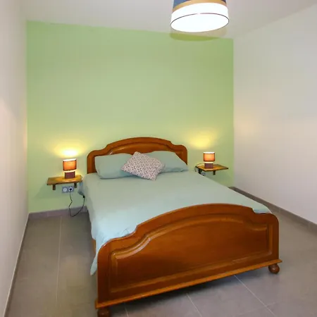 Dom wakacyjny 3 Bedroom Cozy In *