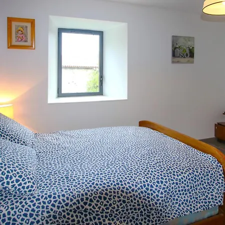 Dom wakacyjny 3 Bedroom Cozy In Mayres (Ardeche)