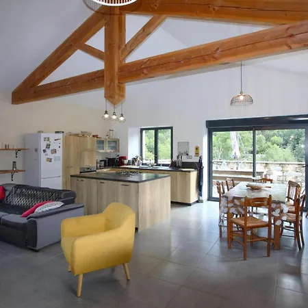 3 Bedroom Cozy In Mayres (Ardeche)
